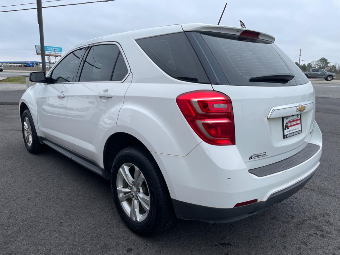 2016 White Chevrolet Equinox (2GNALBEK2G6) with an 4-Cyl, 2.4 Liter engine, Automatic, 6-Spd transmission, located at 8008 Warden Rd, Sherwood, AR, 72120, (501) 801-6100, 34.830078, -92.186684 - Photo#5